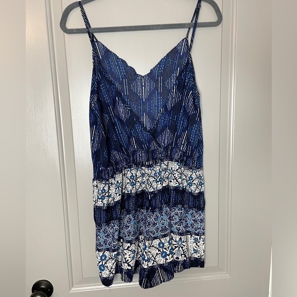 Forever 21 Size S Romper Navy Blue White Sleeveless Scalloped Pockets - Picture 4 of 8